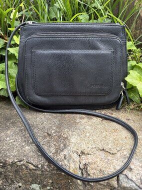 FOSSIL Black Smooth Soft Leather Crossbody Bag Handbag Purse Neutral Classic